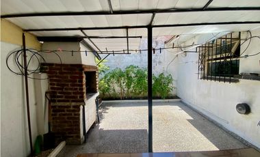 LATORRE PROP. VENDE CHALET EN PH - HERMOSO ENTORNO