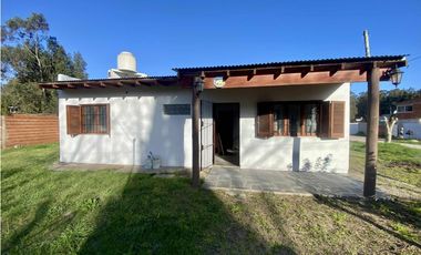 LATORRE PROP. VENDE CASA 2 AMB CON PARQUE