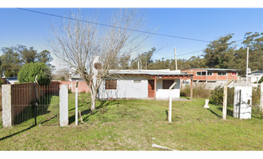 LATORRE PROP. VENDE CASA 2 AMB CON PARQUE