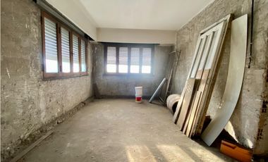 LATORRE PROP. VENDE PROPIEDAD EN BLOCK - VILLA PRIMERA