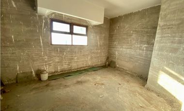 LATORRE PROP. VENDE PROPIEDAD EN BLOCK - VILLA PRIMERA