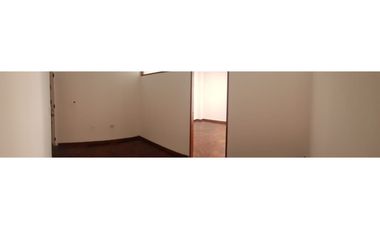 VENDO OFICINA A MTS DE TRIBUNALES Y PATIO OLMOS