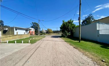 LATORRE PROP. VENDE CHALET CON PARQUE - APTO CREDITO