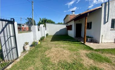 LATORRE PROP. VENDE CHALET CON PARQUE - APTO CREDITO