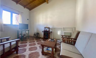 LATORRE PROP. VENDE CHALET CON PARQUE - APTO CREDITO