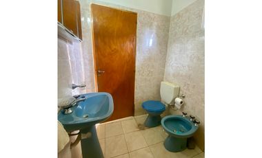 LATORRE PROP. VENDE CHALET CON PARQUE - APTO CREDITO