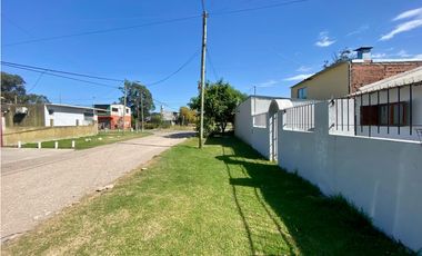LATORRE PROP. VENDE CHALET CON PARQUE - APTO CREDITO