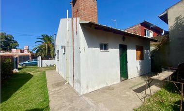 LATORRE PROP. VENDE CHALET CON PARQUE - APTO CREDITO