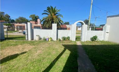 LATORRE PROP. VENDE CHALET CON PARQUE - APTO CREDITO