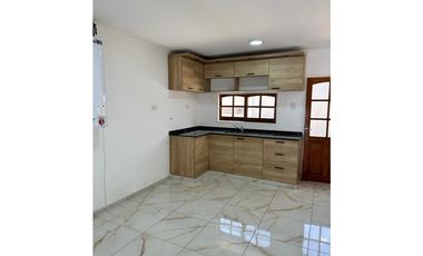 Vendo hermosa casa a 5 cdras de CPC Ruta 20