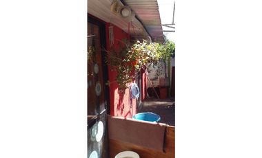 LATORRE PROP. VENDE CASA DE 3 AMBIENTES C/ LOCAL Y DUPLEX AL FONDO -