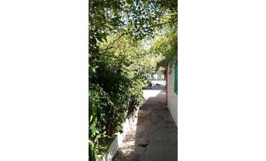 LATORRE PROP. VENDE CASA DE 3 AMBIENTES C/ LOCAL Y DUPLEX AL FONDO -