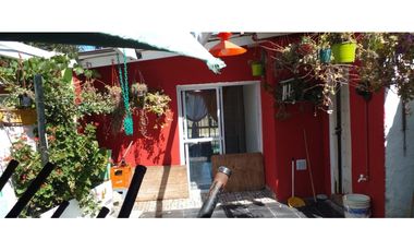 LATORRE PROP. VENDE CASA DE 3 AMBIENTES C/ LOCAL Y DUPLEX AL FONDO -