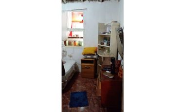 LATORRE PROP. VENDE CASA DE 3 AMBIENTES C/ LOCAL Y DUPLEX AL FONDO -