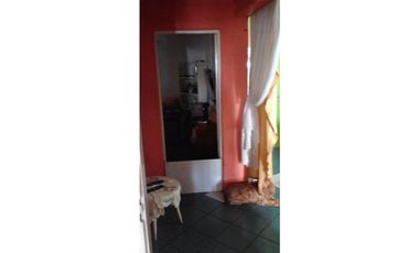 LATORRE PROP. VENDE CASA DE 3 AMBIENTES C/ LOCAL Y DUPLEX AL FONDO -
