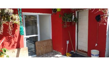 LATORRE PROP. VENDE CASA DE 3 AMBIENTES C/ LOCAL Y DUPLEX AL FONDO -