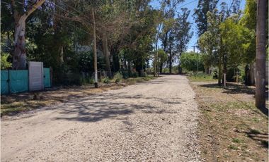 LATORRE PROP. VENDE CASA DE 3 AMBIENTES C/ LOCAL Y DUPLEX AL FONDO -