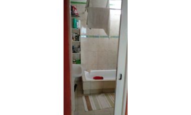 LATORRE PROP. VENDE CASA DE 3 AMBIENTES C/ LOCAL Y DUPLEX AL FONDO -