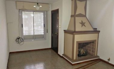 VENDE CASA EN BARRIO DEAN FUNES