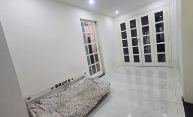 Excelente Casa 4 amb, Jardin,quincho, coch, Lanús.