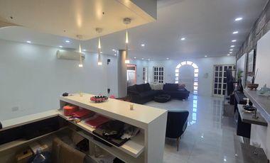 Excelente Casa 4 amb, Jardin,quincho, coch, Lanús.