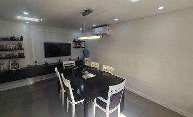 Excelente Casa 4 amb, Jardin,quincho, coch, Lanús.