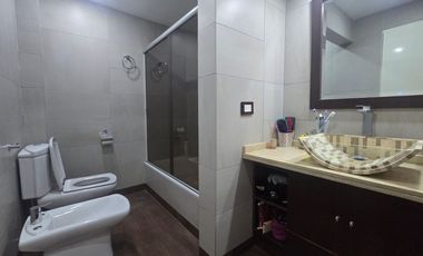 Excelente Casa 4 amb, Jardin,quincho, coch, Lanús.