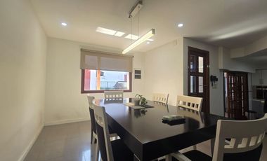 Excelente Casa 4 amb, Jardin,quincho, coch, Lanús.