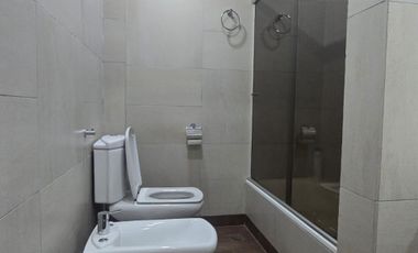 Excelente Casa 4 amb, Jardin,quincho, coch, Lanús.