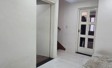 Excelente Casa 4 amb, Jardin,quincho, coch, Lanús.