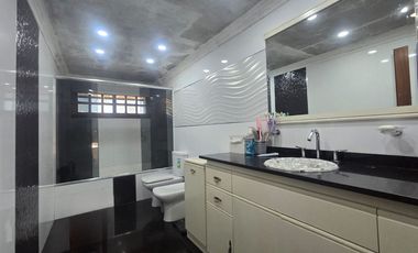 Excelente Casa 4 amb, Jardin,quincho, coch, Lanús.