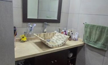 Excelente Casa 4 amb, Jardin,quincho, coch, Lanús.