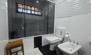 Excelente Casa 4 amb, Jardin,quincho, coch, Lanús.