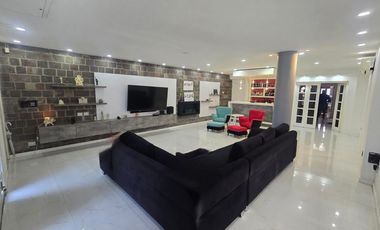 Excelente Casa 4 amb, Jardin,quincho, coch, Lanús.