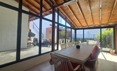 Excelente Casa 4 amb, Jardin,quincho, coch, Lanús.