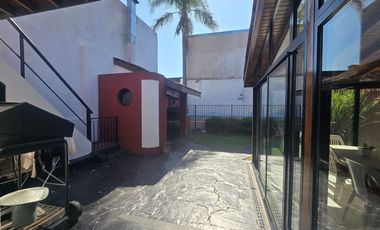 Excelente Casa 4 amb, Jardin,quincho, coch, Lanús.
