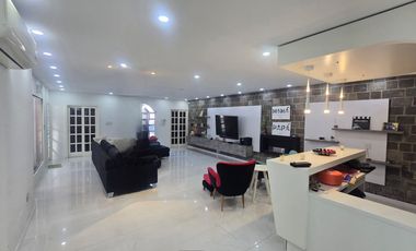 Excelente Casa 4 amb, Jardin,quincho, coch, Lanús.