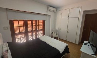 Excelente Casa 4 amb, Jardin,quincho, coch, Lanús.