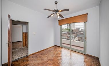 ALQUILER - PH 3 AMB. AMPLIO - CASEROS CENTRO