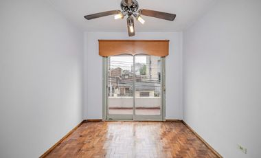 ALQUILER - PH 3 AMB. AMPLIO - CASEROS CENTRO