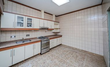 ALQUILER - PH 3 AMB. AMPLIO - CASEROS CENTRO