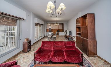 ALQUILER - PH 3 AMB. AMPLIO - CASEROS CENTRO