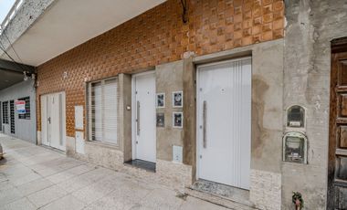 ALQUILER - PH 3 AMB. AMPLIO - CASEROS CENTRO