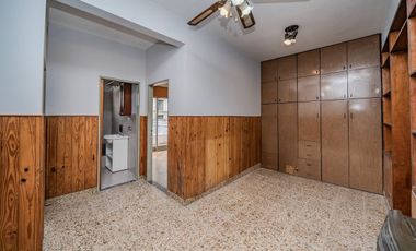 ALQUILER - PH 3 AMB. AMPLIO - CASEROS CENTRO