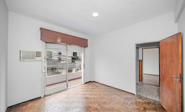 ALQUILER - PH 3 AMB. AMPLIO - CASEROS CENTRO