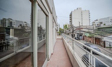 ALQUILER - PH 3 AMB. AMPLIO - CASEROS CENTRO