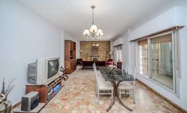 ALQUILER - PH 3 AMB. AMPLIO - CASEROS CENTRO