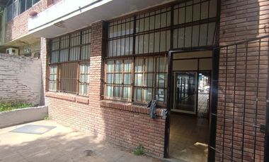 ALQUILER LOCAL EN MARTIN CORONADO CON `PATIO