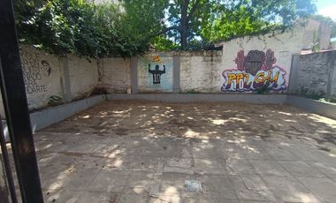 ALQUILER LOCAL EN MARTIN CORONADO CON `PATIO