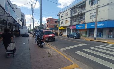 ALQUILER LOCAL EN MARTIN CORONADO CON `PATIO